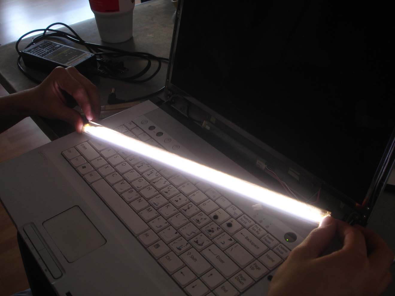 Замена и ремонт подсветки экрана ноутбука в Саранске