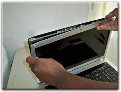 Замена экрана ноутбука Samsung в Саранске